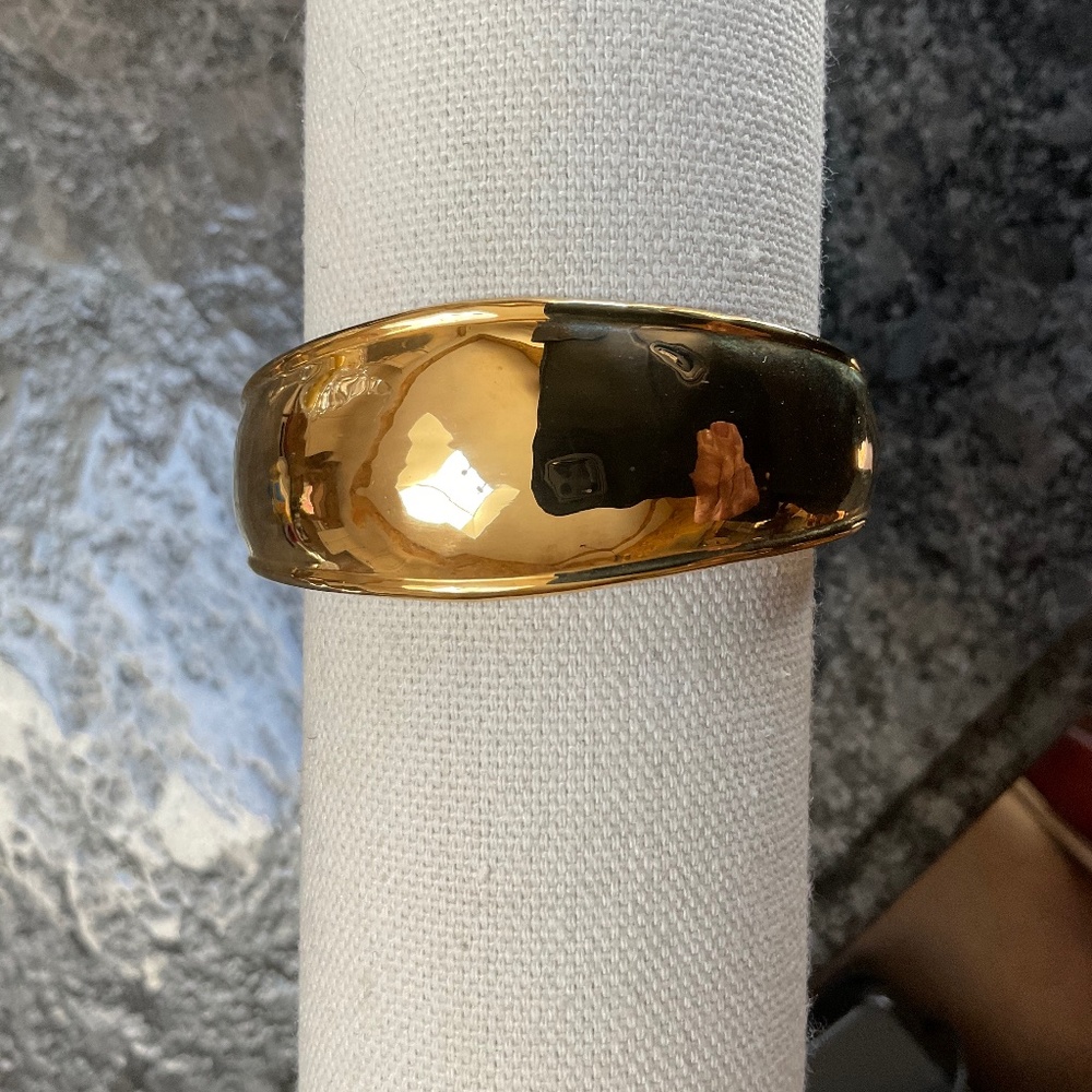 Gold bangle bracelet